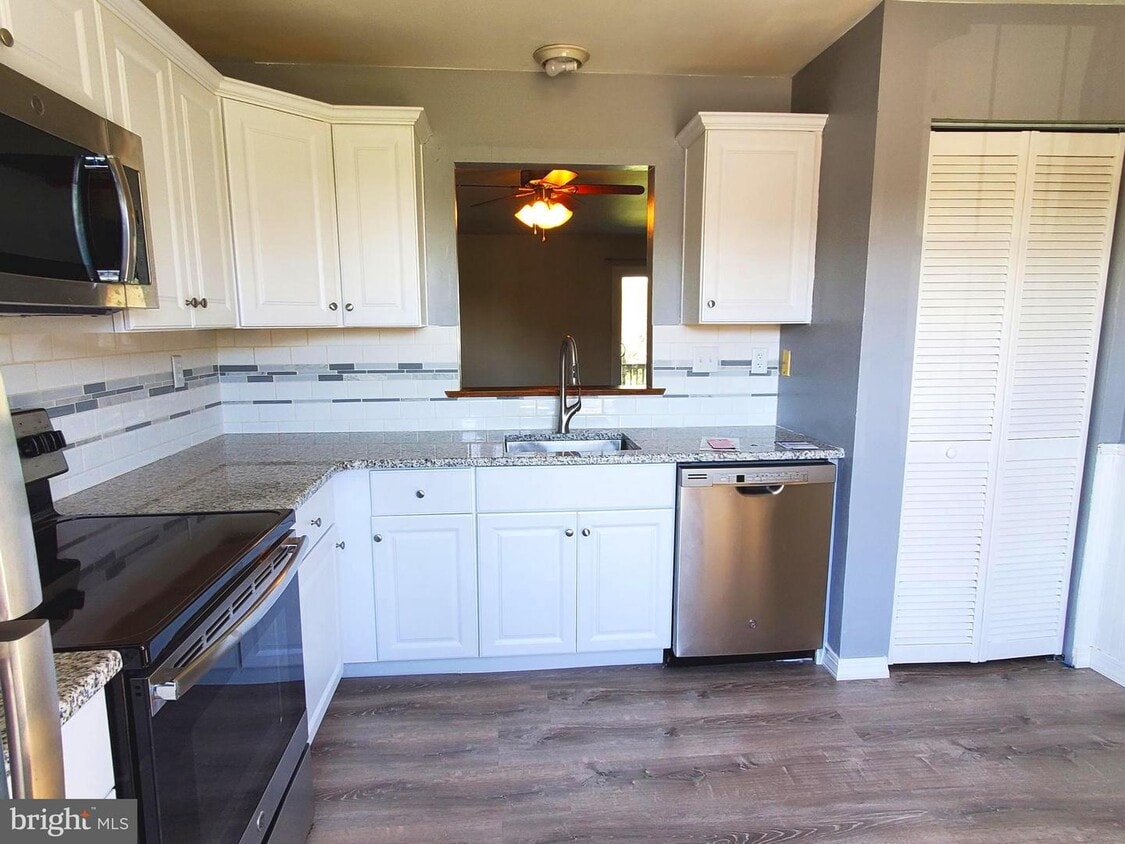 1042 Old Rd, New Castle, DE 19720 Townhome Rentals in New