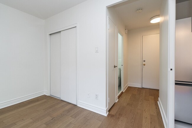 Building Photo - 55 Hendrick Ave