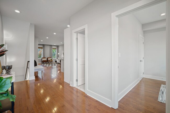 Foto del edificio - 125 Rhode Island Ave NE