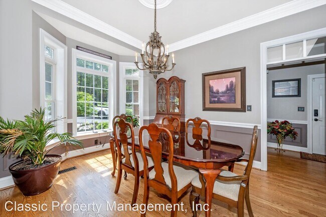 Foto del edificio - 6 br, 5 bath House - 10634 Gambrill Park Road