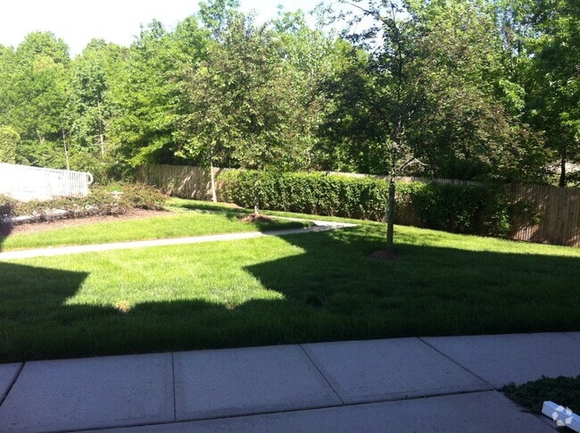 Building Photo - 250 Vasser Dr