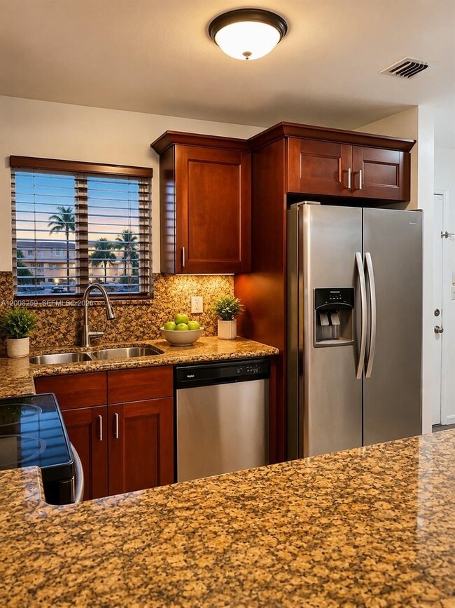 Building Photo - 6235 SW Kendale Lakes Cir