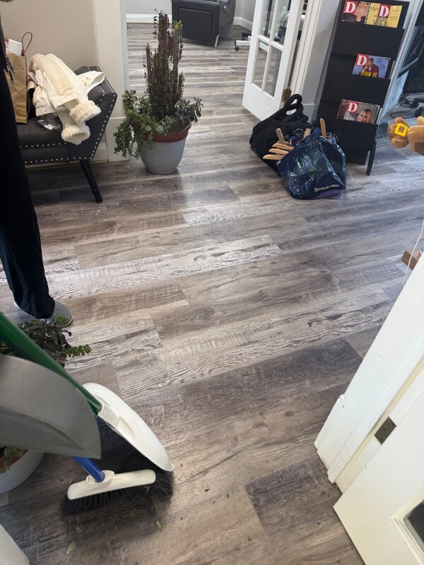 Foto del edificio - 403 W Main St