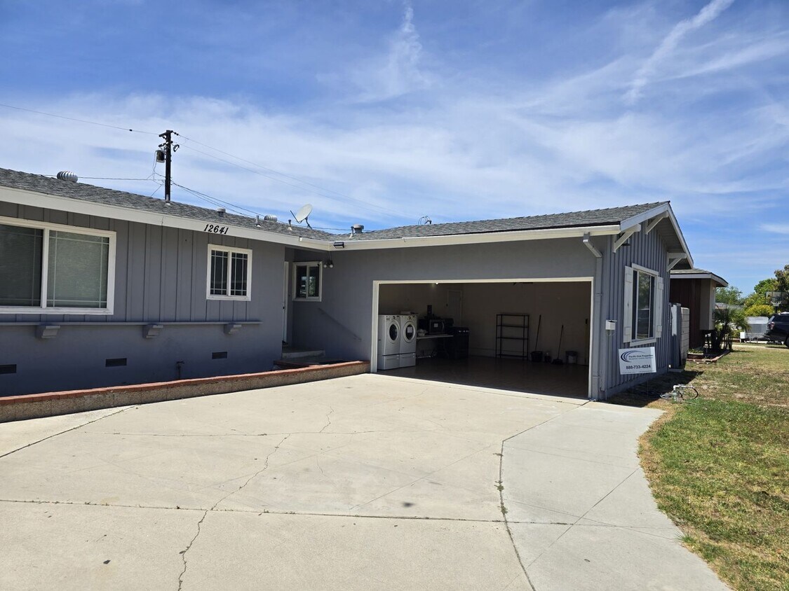 Foto principal - Fully Remolded Single Family Home in Garde...