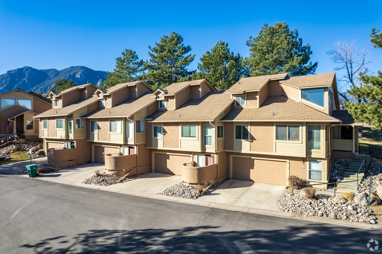 Primary Photo - Autumn Heights Townhomes