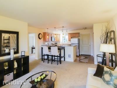 Building Photo - 1650 Eagle Ridge Dr S