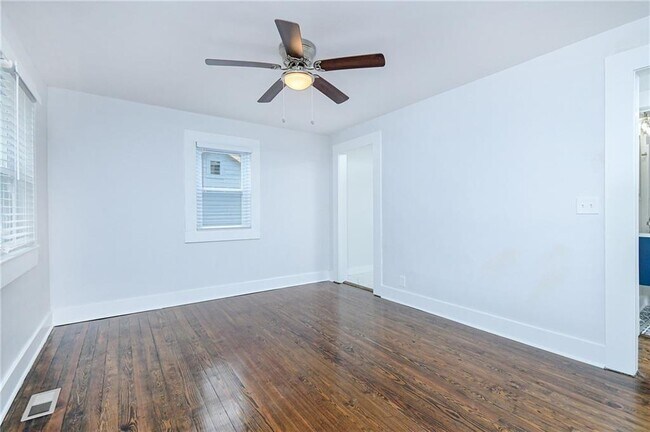 Foto del edificio - 370 New Jersey Ave NW