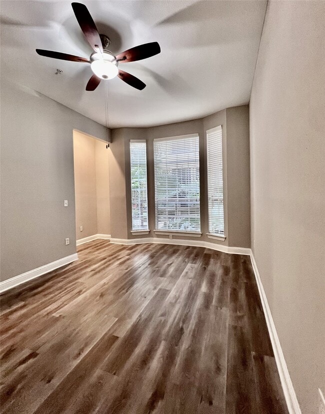 Building Photo - 5353 Memorial Dr