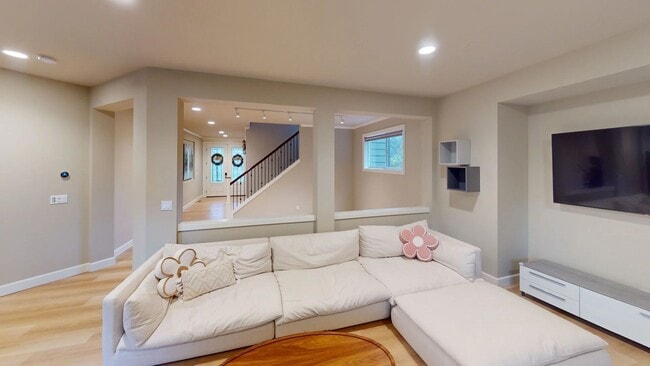 Building Photo - This Shy Creek Neighborhood 4 bed, 3 bath home has abundant space with a functional layout.