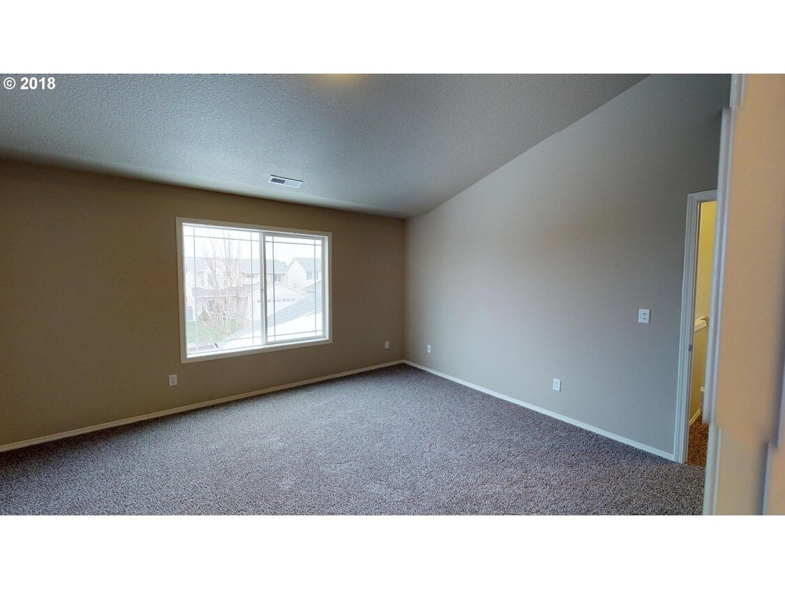 Primary Photo - 12811 NE 49TH WAY