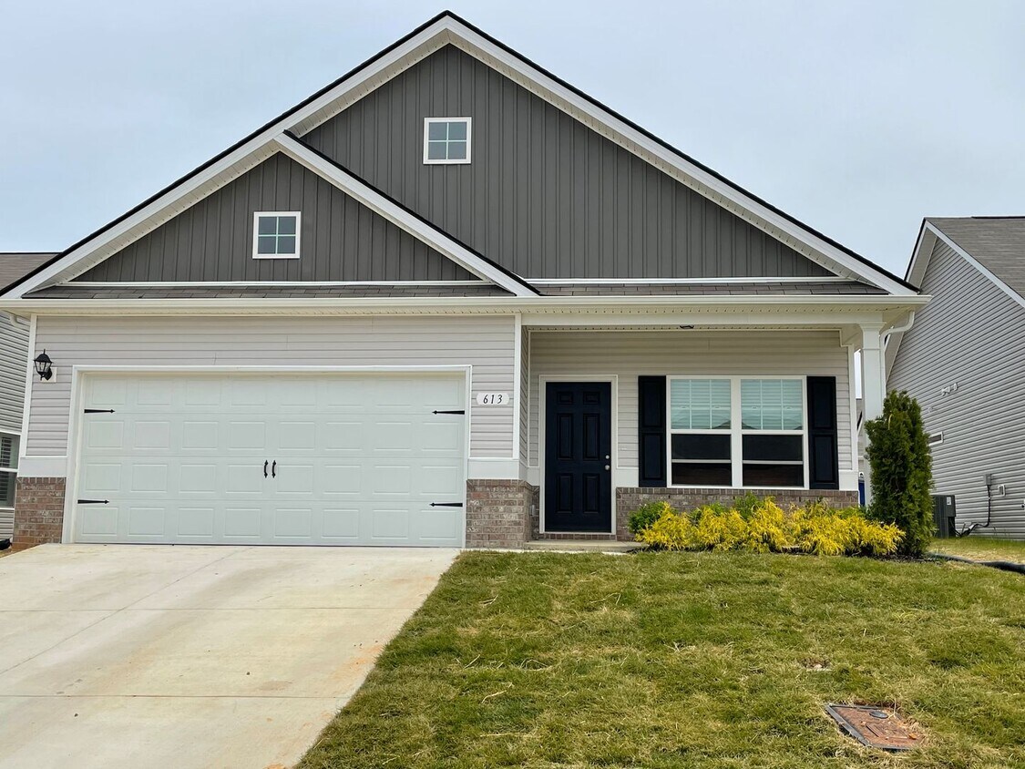 Foto principal - Gorgeous 3 Bedroom Home in Union Station C...