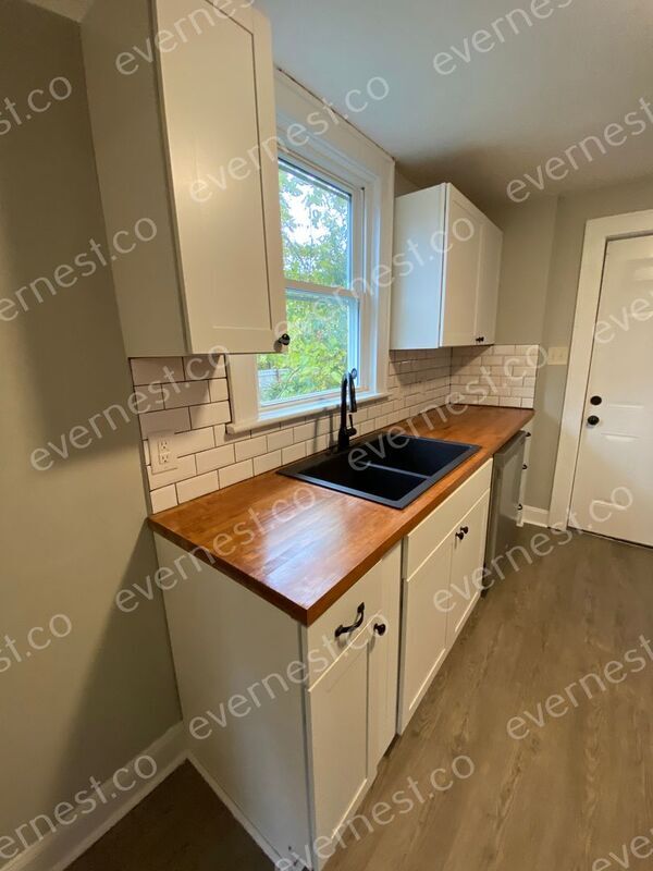 Foto del edificio - 494 S Harris Ave
