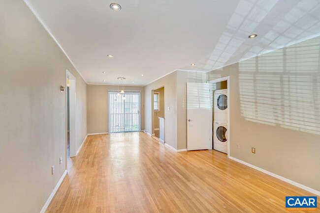 Foto del edificio - 165 Hessian Hills Way