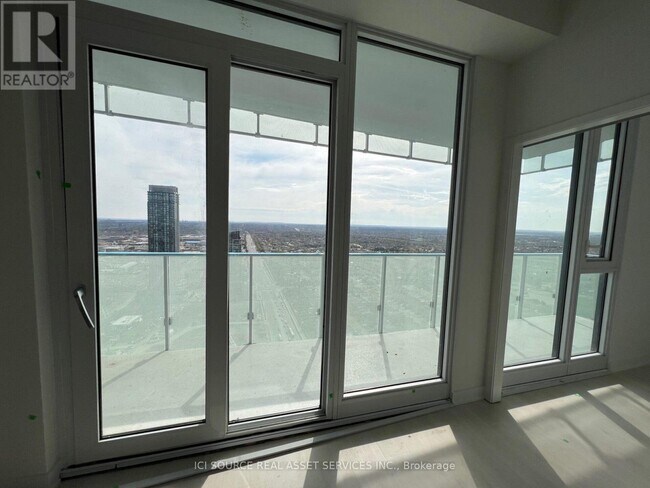 Photo du bâtiment - 3900 Confederation Pkwy