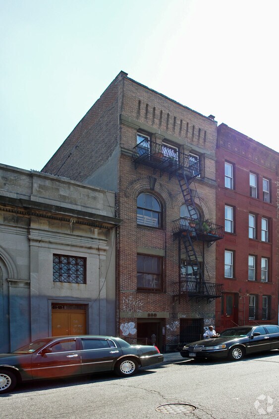Primary Photo - 223 15th St