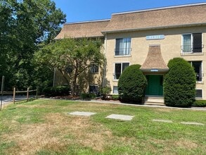 Building Photo - 176 Swanson Rd