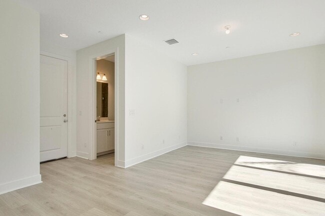 Building Photo - 5337 Sagan Ln