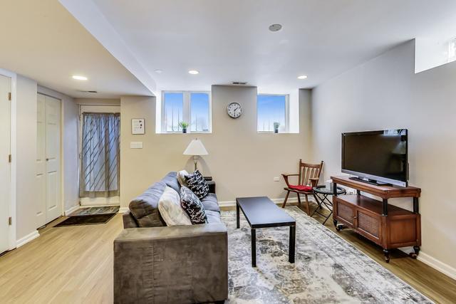 Foto del edificio - 2211 W Armitage Ave