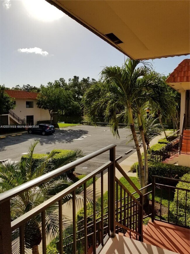 Foto del edificio - 369 Lakeview Dr