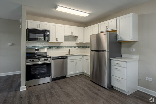 2 habitaciones, 1 baño - 790 pies cuadrados - Cocina - Village Park Apartments