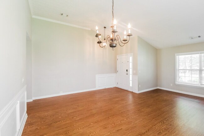 Foto del edificio - 3110 Cooper Woods Dr