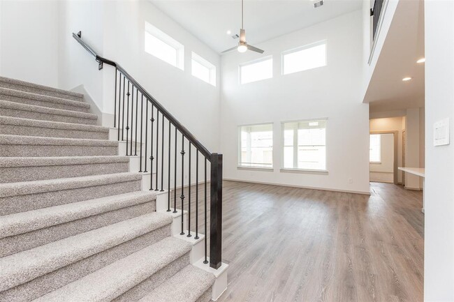 Building Photo - 29502 Red Rocks Pk Dr