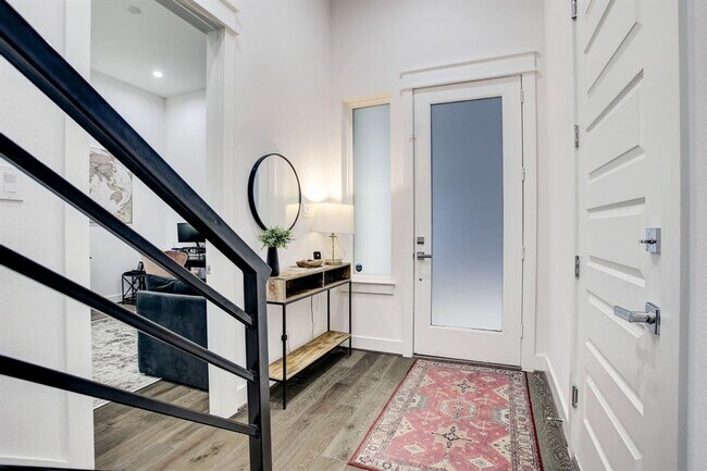 Foto del edificio - 808 Fisher St