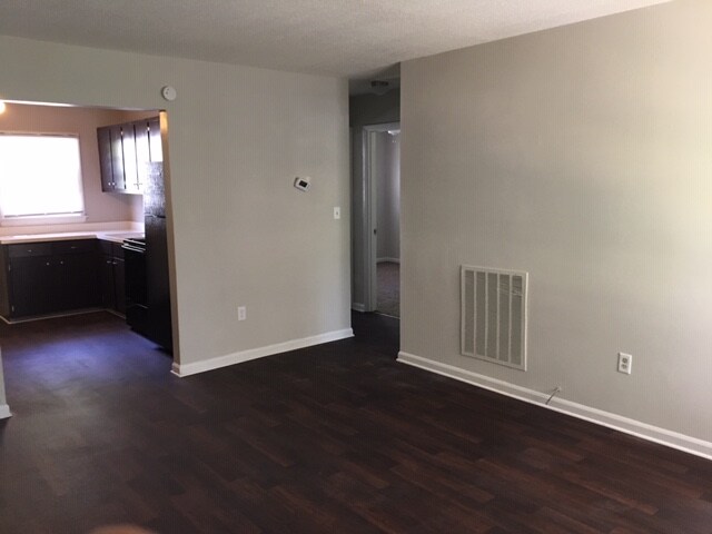 Building Photo - 200 Stewart Dr