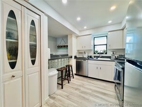Building Photo - 11000 S Ocean Dr