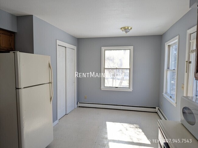 Foto del edificio - 114 Main Rd S