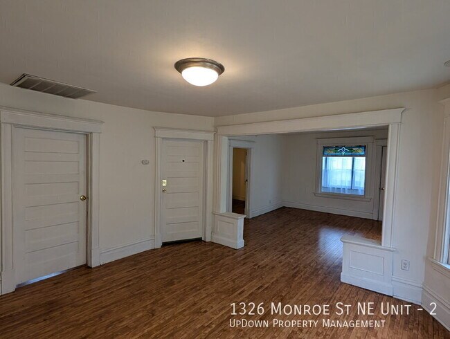 Foto del edificio - 1326 Monroe St NE