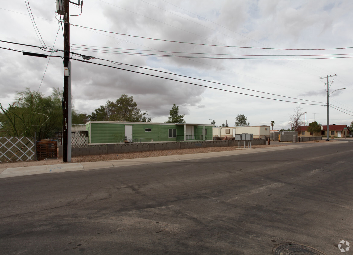 Building Photo - Embers Mobile Home Trailer Park