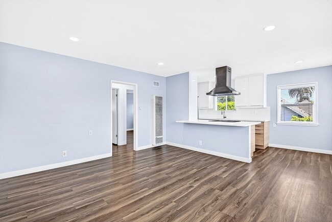 Building Photo - 4308 E 4th St