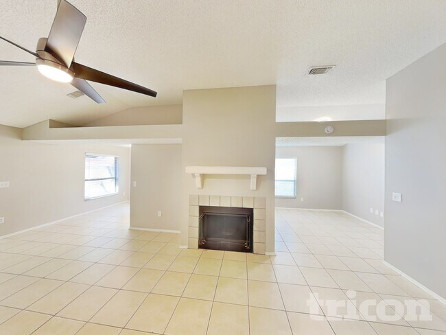 Foto del edificio - 470 N Sundance Dr