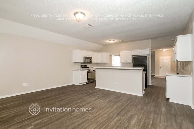 Building Photo - 9999 Buckingham Ln