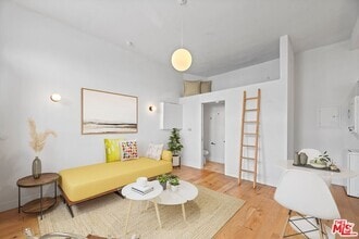 Building Photo - 1341-1342 Lilac Terrace