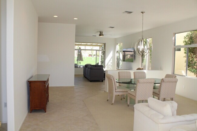Foto del edificio - 78182 Kensington Ave