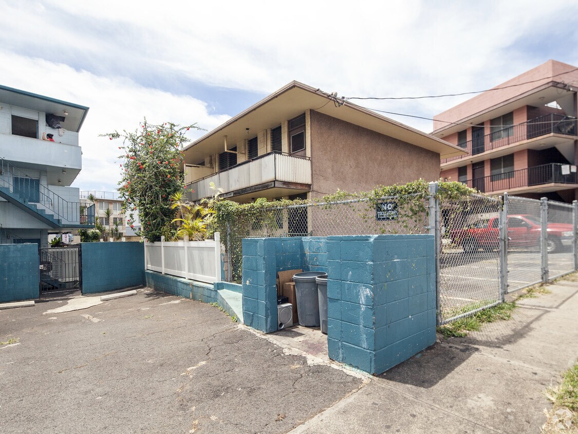 Building Photo - 94-120 Pupukahi St