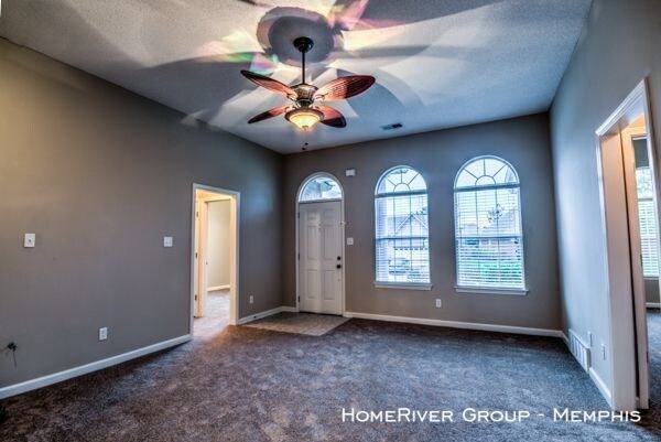 Building Photo - 10151 Woodland Hills Dr