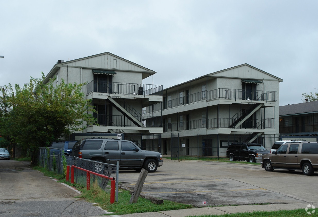 Primary Photo - Alhambra Apartments