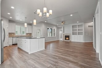 Building Photo - 1375 Jolly Roger Ave