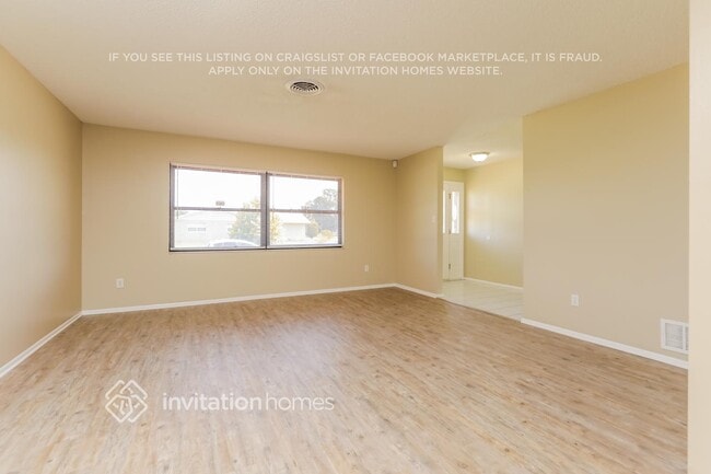 Building Photo - 10948 Tangora St