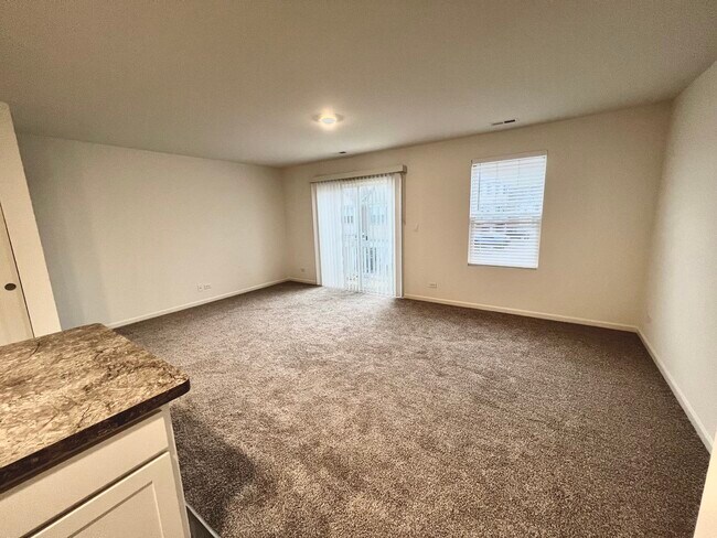 Foto del edificio - 217 Goldenrod Dr