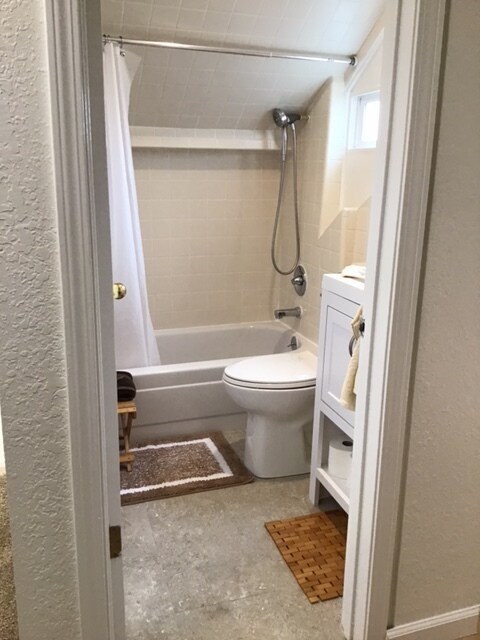 bathroom - 1224 Naples St