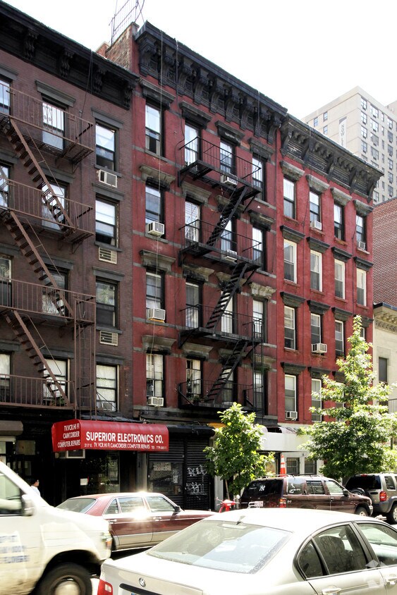 Building Photo - 219 E 26th St