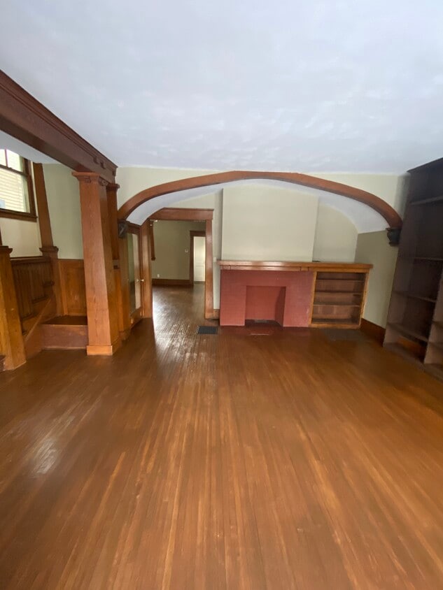 Primary Photo - 2416 Webster St