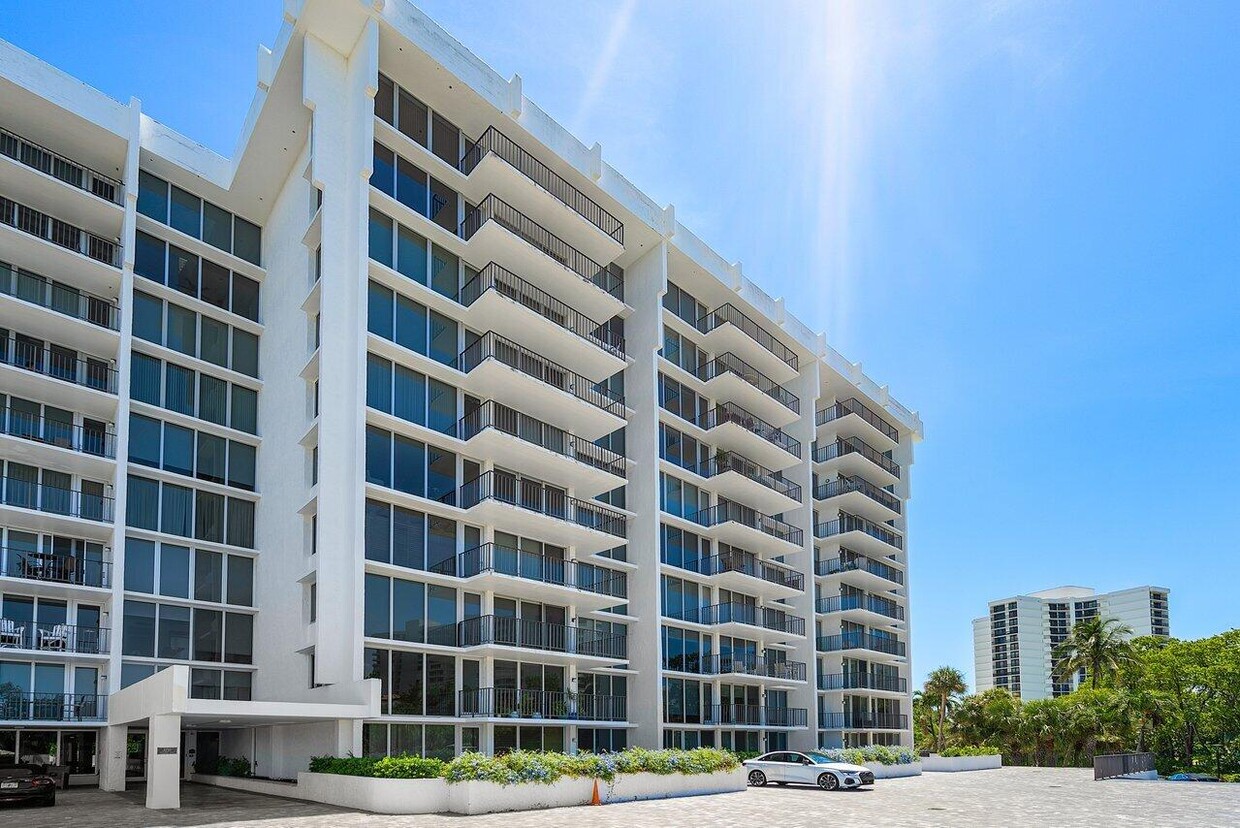 Foto principal - 4750 S Ocean Blvd