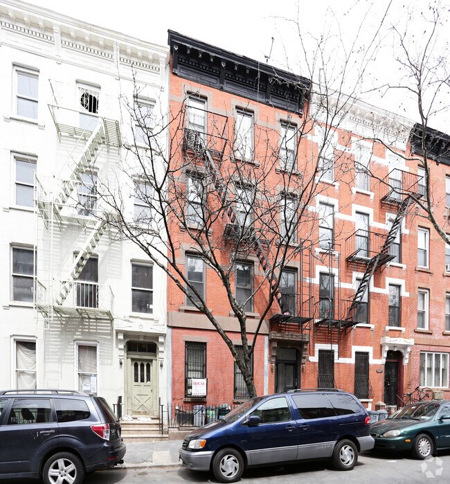 Building Photo - 231 Sackett St