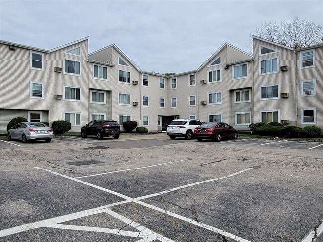 Building Photo - 200 Woodlawn Ave