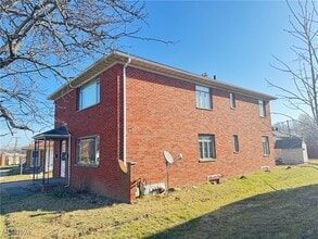 Building Photo - 463 Treeside Dr